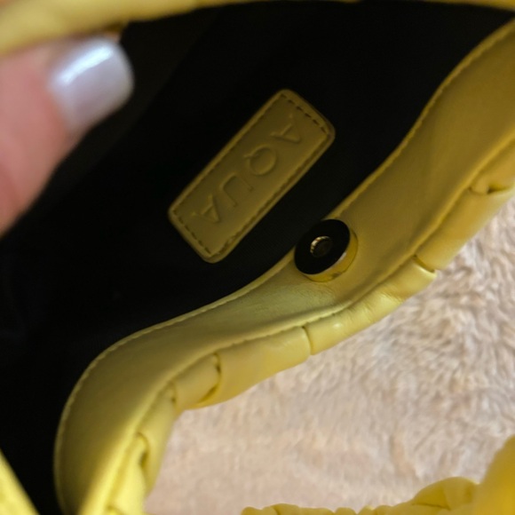 Aqua by Bloomingdale’s pale yellow purse - Picture 2 of 7